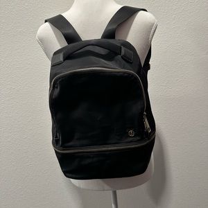 Lululemon City adventurer backpack mini11L